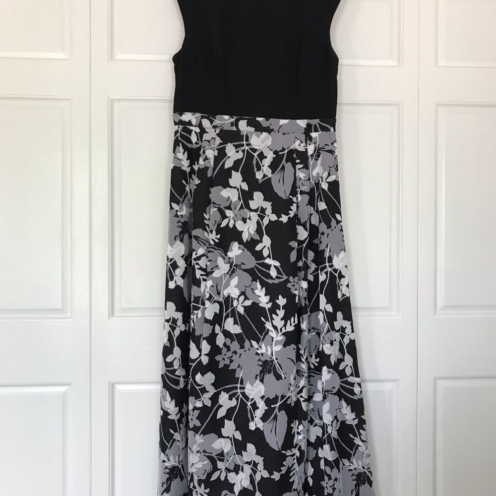 Alex Evenings Gown - Picture 2 of 16